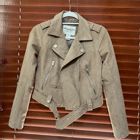 Jacket - Picture 1 of 7